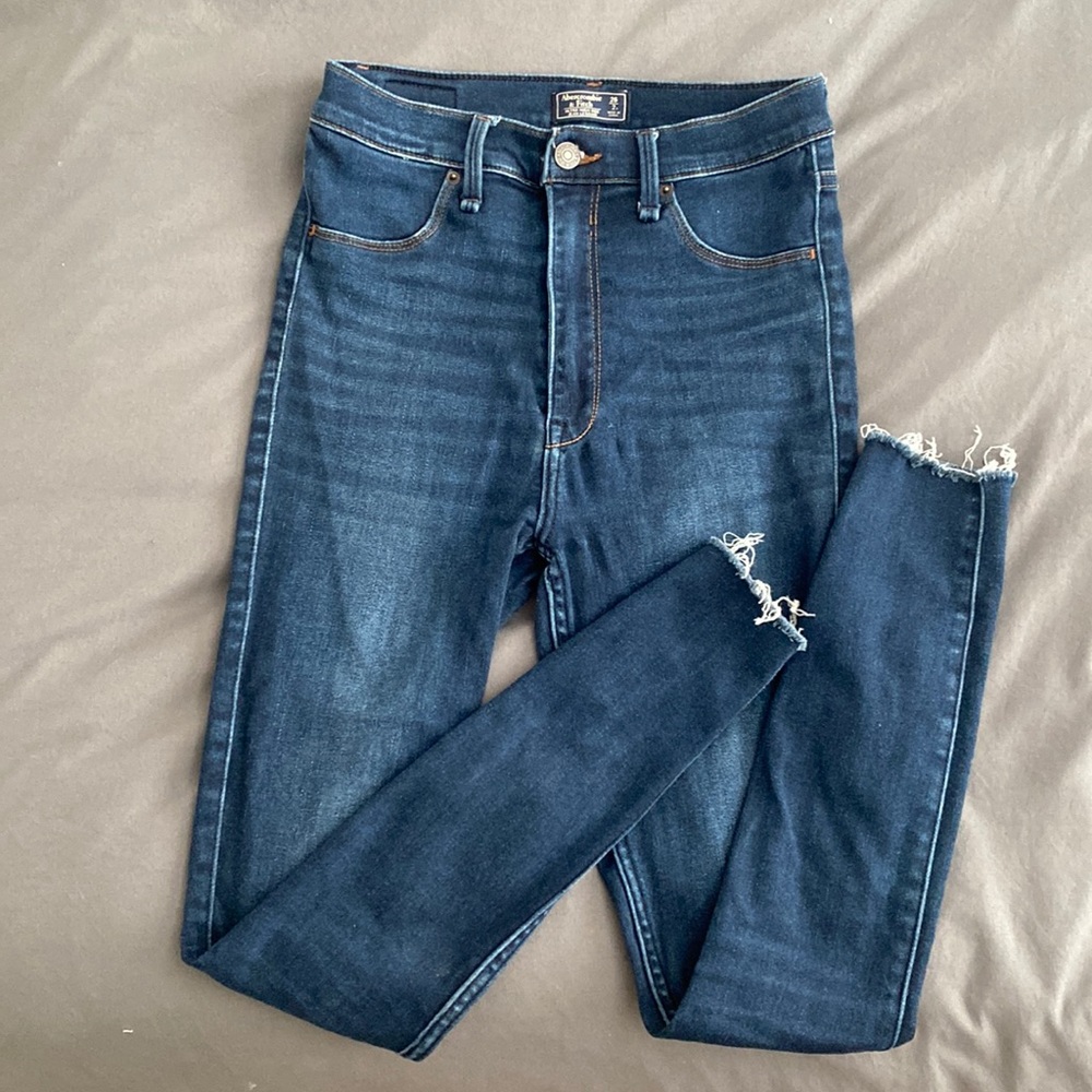 Abercrombie Ultra High Rise Jean Legging